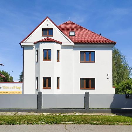 Villa U Areny Острава Екстериор снимка